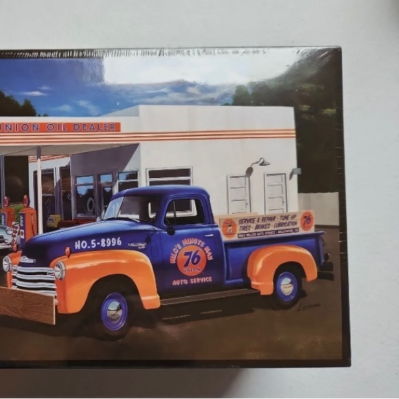 NWT AMT 1/25 1950 Chevy Pickup Model Kit AMT1076 Plastics Car/Truck 1/24-1/25 - Picture 2 of 6